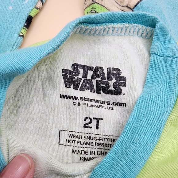Star Wars Pajamas 2T Child Baby Yoda Mandalorian Pajama Set - Picture 3 of 4